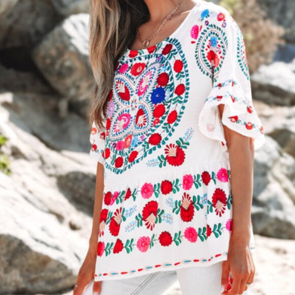 Selene Boho Floral Ruffle Trim Blouse NWOT - Picture 3 of 9